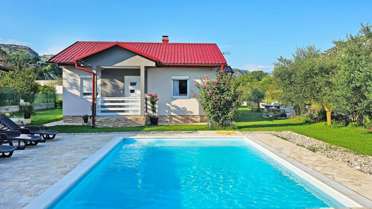 Holiday Home Natura With Private Pool Mostar Exterior foto