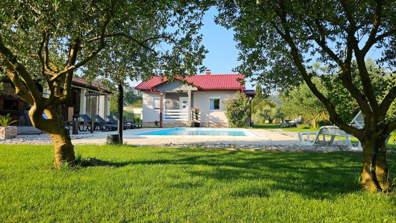 Holiday Home Natura With Private Pool Mostar Exterior foto