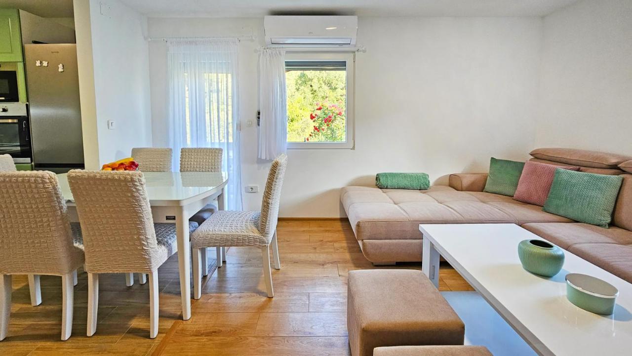 Holiday Home Natura With Private Pool Mostar Exterior foto