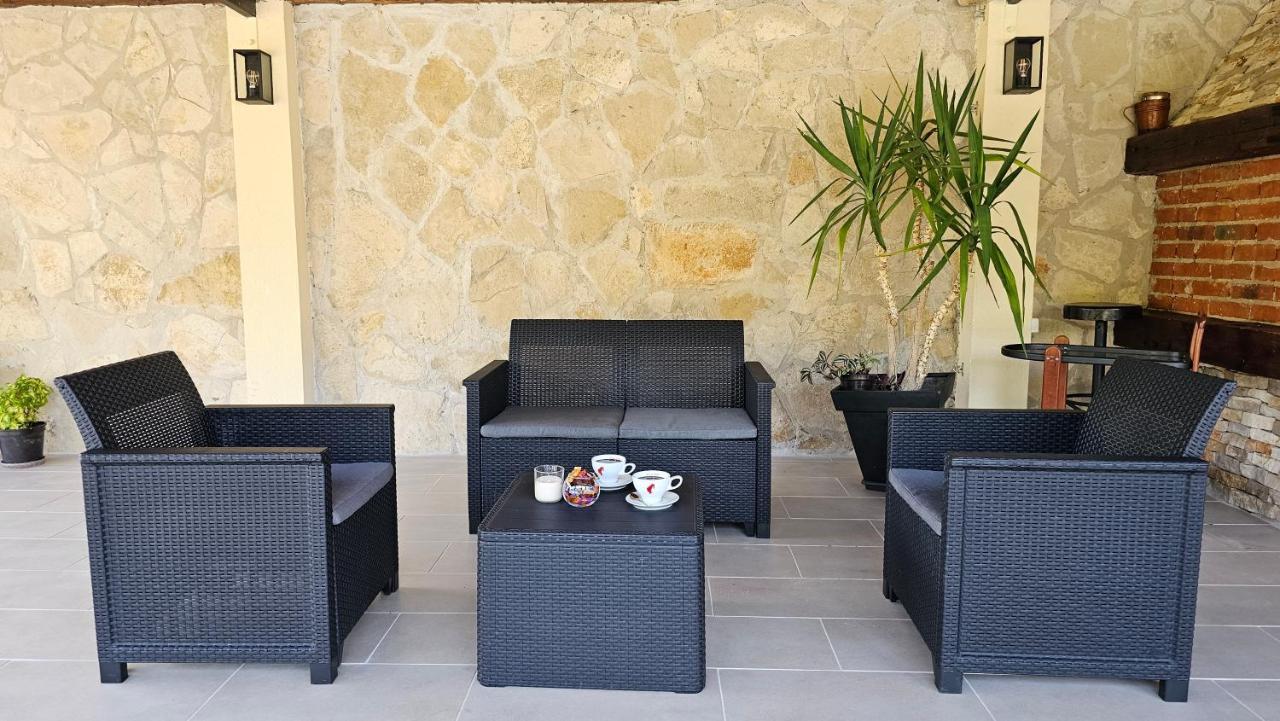 Holiday Home Natura With Private Pool Mostar Exterior foto